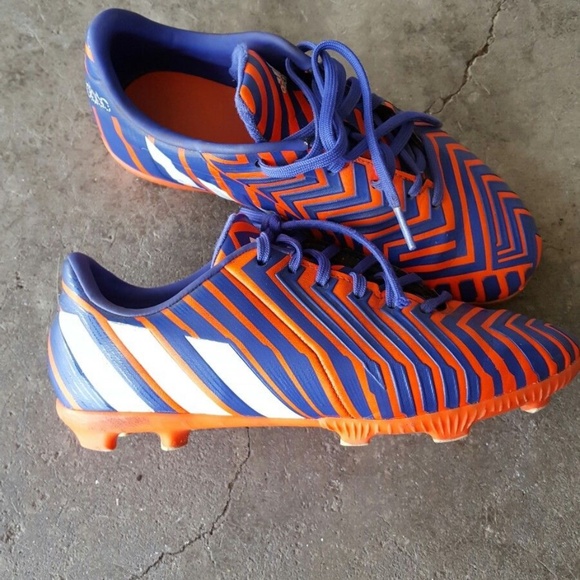 kids purple soccer cleats